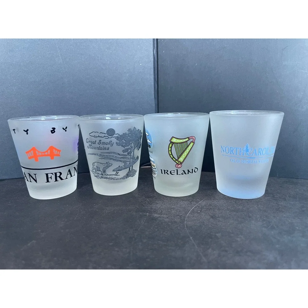 Lot of 25 Vintage Souvenir Shot Glasses Las Vegas Epcot San Francisco‎ Travel